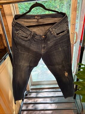 KUT from the Cloth 16w distressed jeans. Like New.